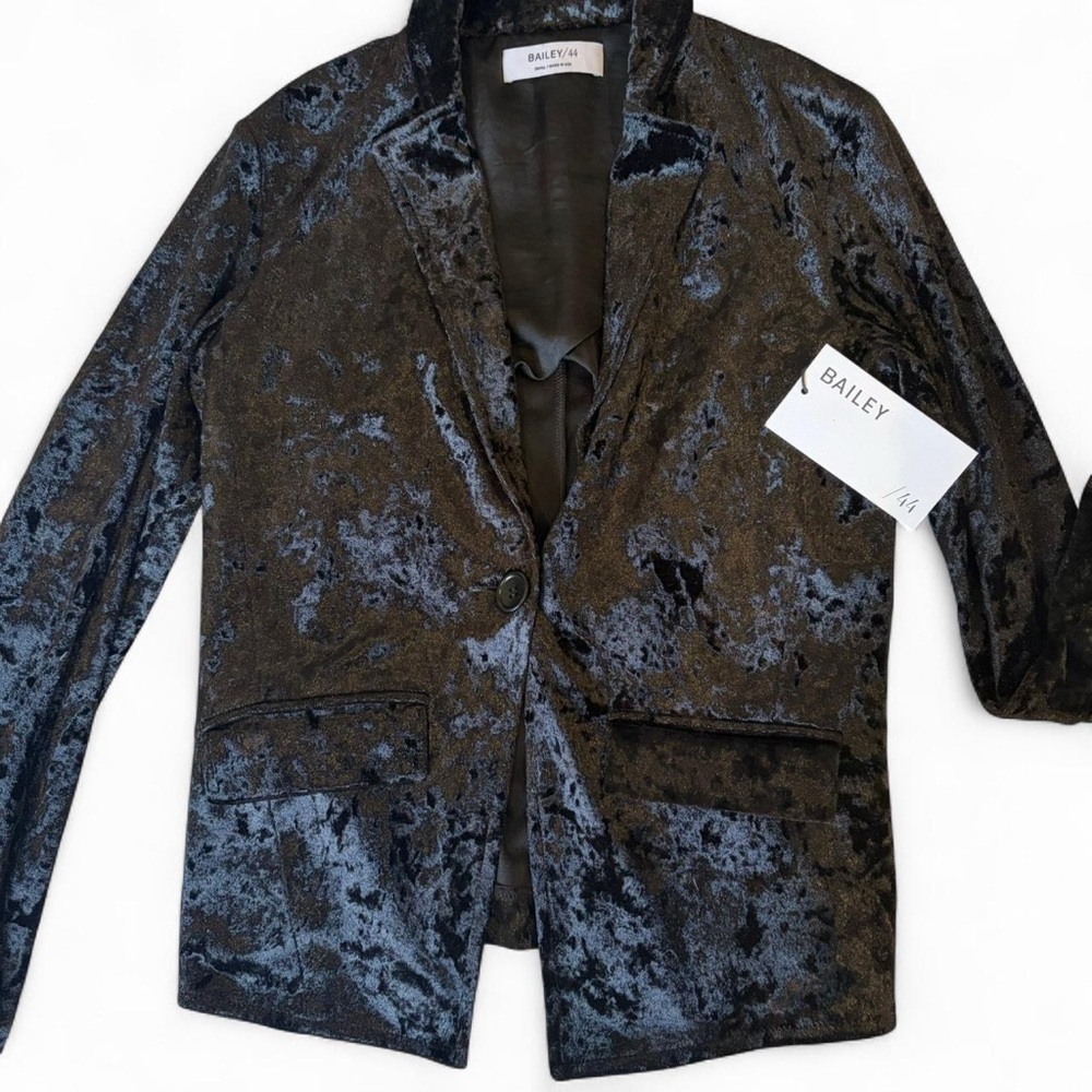 Bailey 44 Black Velvet Blazer Jacket NWT Small - Picture 3 of 7